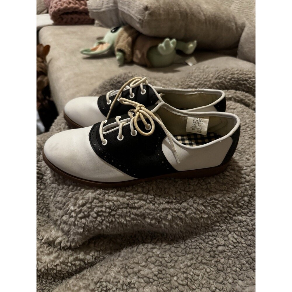 VTG Predictions Black White Oxford Saddle Shoes Sz 8.5 1950s retro preppy